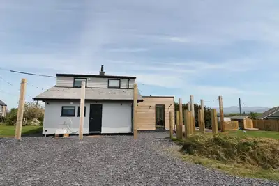 Image de Forest Lodge, pet friendly, luxury holiday cottage in Newborough