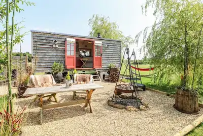 Image de Bonnie'S Shepherds Hut At Shepherds Lodge, with hot tub in Redmile