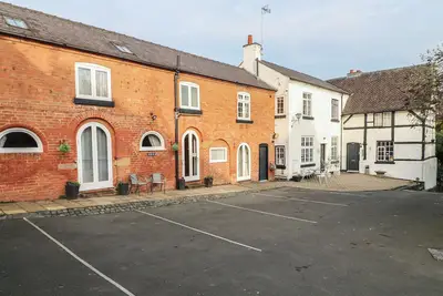 Hayloft, romantic, with a garden in Castle Donington