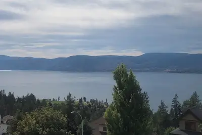 Image de New Beautiful Lakeview Ground Level private suite in beautiful upper Kelowna