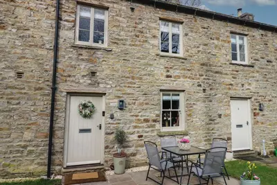 Image de River Dance Cottage, pet friendly, with open fire in West Burton
