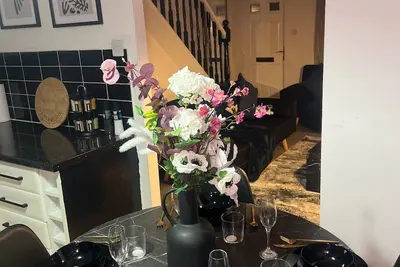 Image de 2-Bed - Sleeps 4 - Pet Friendly & Free Parking