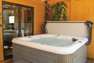 Image de Alpaca Lodge, family friendly, with hot tub in Barkston