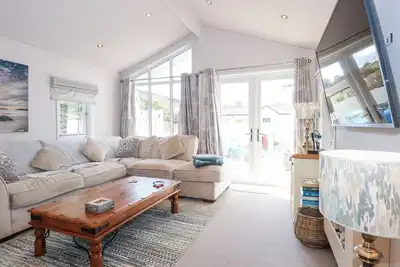 Image de Ocean Breeze, character holiday cottage, with a garden in Abersoch