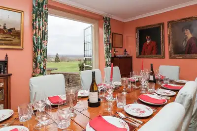 Stow Cottage, pet friendly, with a garden in Churchill, Oxfordshire