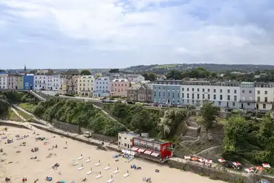 No 10 Croft House, pet friendly, luxury holiday cottage in Tenby