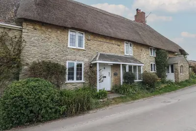 Cobblers Cottage, pet friendly, with open fire in Langton Herring