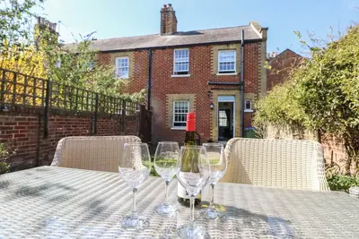 Image de 7 Coastguard Cottages, family friendly, with a garden in Bognor Regis
