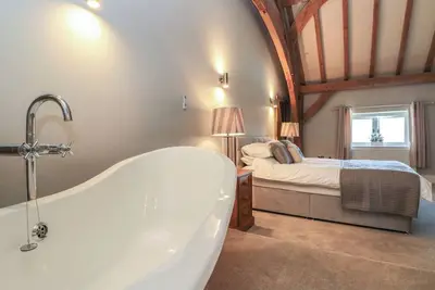 The Barn, pet friendly, luxury holiday cottage in Boroughbridge