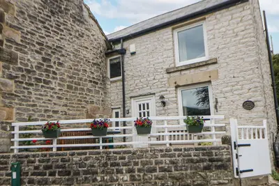 Image de Bank Cottage, pet friendly, with open fire in Bradwell