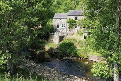 Image de 2 Whinstone Cottage, pet friendly, with open fire in Grosmont