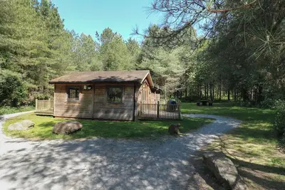 Image de Oak Lodge, pet friendly, with a garden in Rosliston