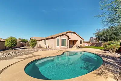 Image de Discover a delightful getaway with private pool, patio, & Bbq in Marana, Az.