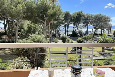 Image de Appt Studio cabine 4 couchages St Raphael