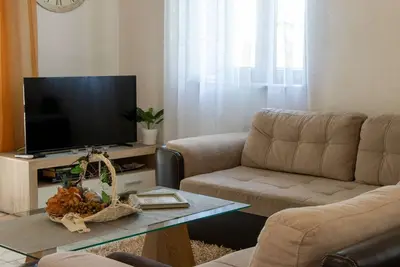 Image de Authentic Dalmatian Treasure Homes - House Wood