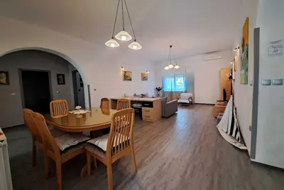 Image de Spacious Urban Retreat Apartment with Terrace - Two Bedroom Apartment with Terrace