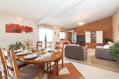 Image de Mediterranean Stylish Villa with Pool in Kastel Stari - Six Bedroom Villa with Pool