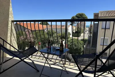 Image de Grand appartement climatisé avec balcon et parking à Saint-Pierre-la-Mer
