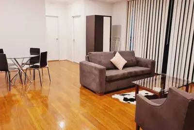 Image de Spacious 2 Bedroom 2 Baths Apt with Views - 5 Mins Airport - 15 Mins City