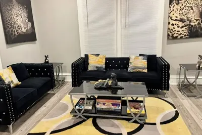 Image de 3-bedroom house in charming Waycross with WiFi, Ac. Start your vacation now