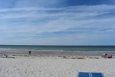 Image de Adorable beach cottage, steps from Bayview Beach