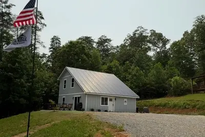 Image de Blue Ridge Stay and Shoot – Cabin Rental & Firearms Training Experience