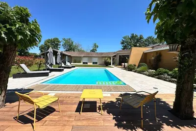 Image de Magnifique villa avec piscine et spa proche de Bordeaux