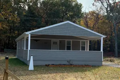 Image de Charming 3-bedroom cottage with WiFi, Ac in Caseville across from beach