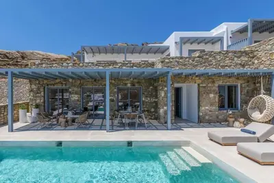 Image de Roka Bonita Villa: Luxury 4-Bedroom Stay with Pool & Sea Views in Mykonos