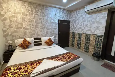 Image de 45-room hotel in delightful Varanasi with WiFi, Ac. Unwind in comfort
