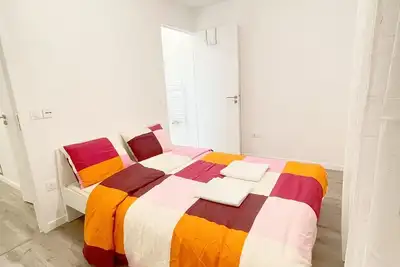 Image de New : - 20%, 8/6/4 voyageurs, Free Parking