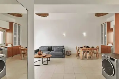 Image de Villa Elias: 1br Apt Steps from Beach + Pool