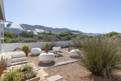 Image de Plover Place | Coastal Comfort Near Breakfast Bay’s Tidal Pools