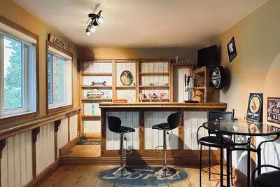 Image de Summer Retreat At The Venice Of Ontario - Bbq, Lake, Firepit - Sleeps 8