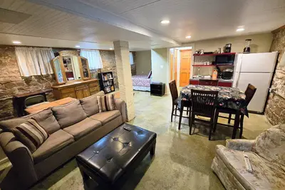 Image de Cozy studio on the Fashionable East Side of Milwaukee