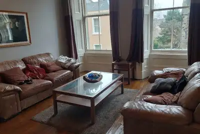 Central Self Contained Apartment, Sleeps 5. 3 Minutes to Grassmarket and Meadows
