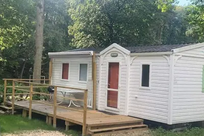 Image de Mobil Home Relaxant Et Piscine Conviviale