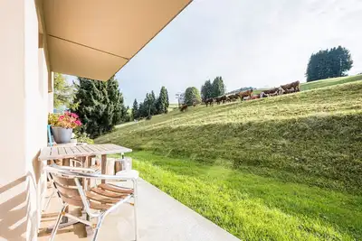 Image de Studio '2 - L'Edelweiss' avec vue sur les montagnes, jardin partagé et Wi-Fi
