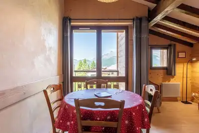 Image de Studio '7 - La Pierramenta' avec vue sur la montagne, jardin partagé et Wi-Fi