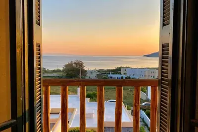 Image de Appartement \"Serenity Beach House\" avec vue sur la mer, Wi-Fi et climatisation