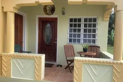 Image de A Cozy Cottage located on the beautiful island of Antigua, close to shops/beach.