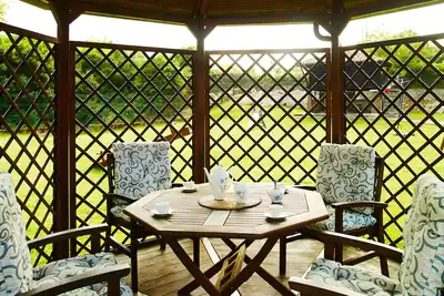 Image de La Rotella de Xuan: Appartement \"Azul\" avec vue sur les montagnes, terrasse privée et jardin partagé