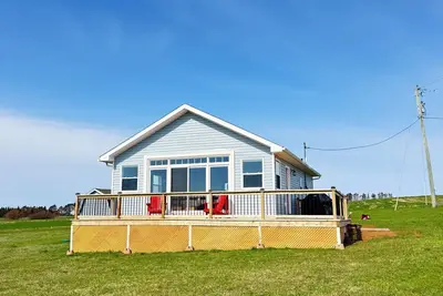 Image de Your 2 bedroom Blue Cottage Just 2 Minutes away from the Sands of Cousin’s Shore