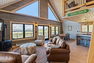 Image de Golden Sunset | New Construction in The Overlook | Close to Saddleback | Rangeley Lake Views!