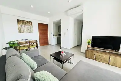 Image de Elegant 2br Apt/Private Balcony/ Pools/Gym/Spa/Elysia Park/Center Paphos