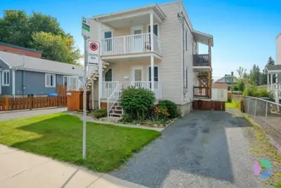 Image de Grande Maison 4 chambres Propre- Spa, parking gratuit | Idéale familles & Groupe