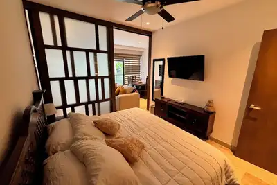 Image de Luxury 1-Bedroom Condo Near Beach & 5th Ave - Rooftop & Amenities