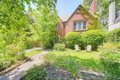 Image de 9 Mi to Cleveland: Home Near Hospitals & Colleges