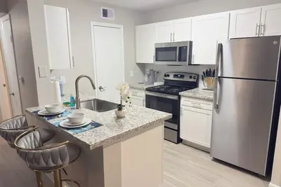 Image de 1-bedroom apartment in Houston near Nrg with free parking