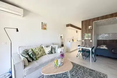Image de Beach Studio in Golfe-Juan with Sea View, Parking near Cannes, Antibes, ports